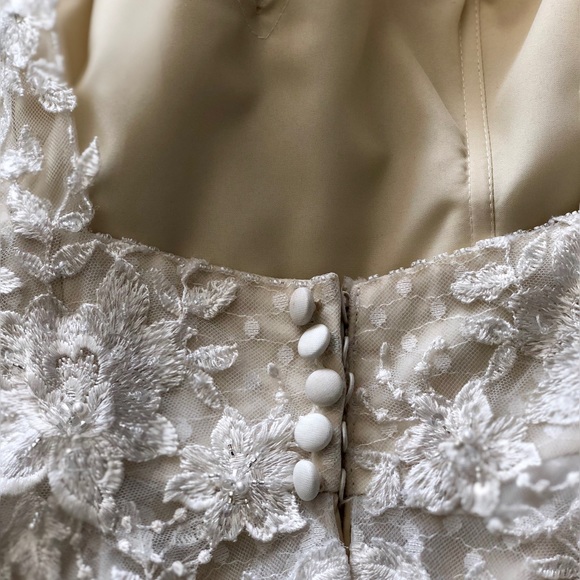 Gorgeous Tea length wedding dress - Picture 6 of 8